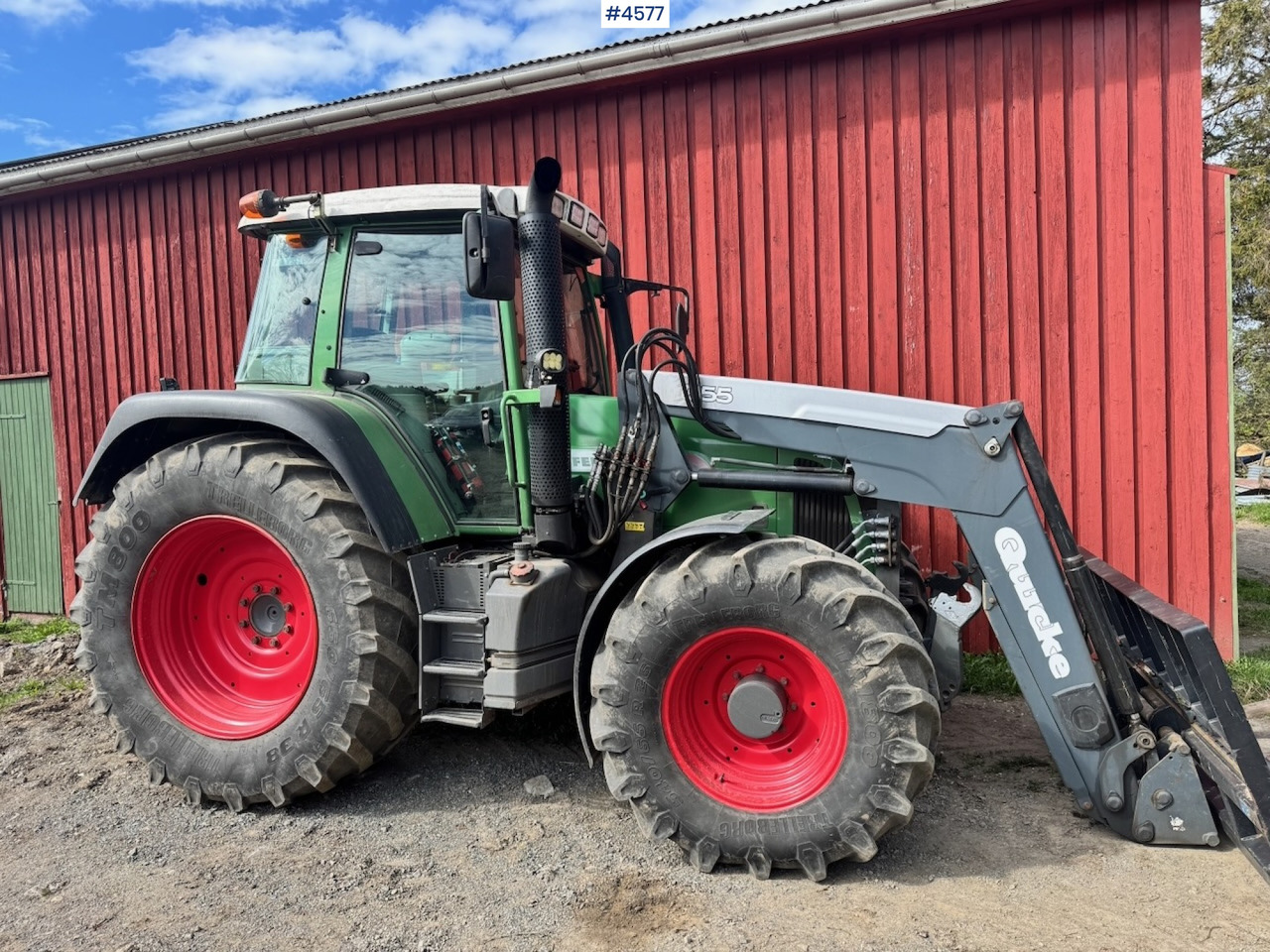 2009 Fendt 415 Vario 4x4 w/ Front hydraulics and Front loader. - Farm tractor: picture 3 2009 Fendt 415 Vario 4x4 w/ Front hydraulics and Front loader. - Farm tractor: picture 3