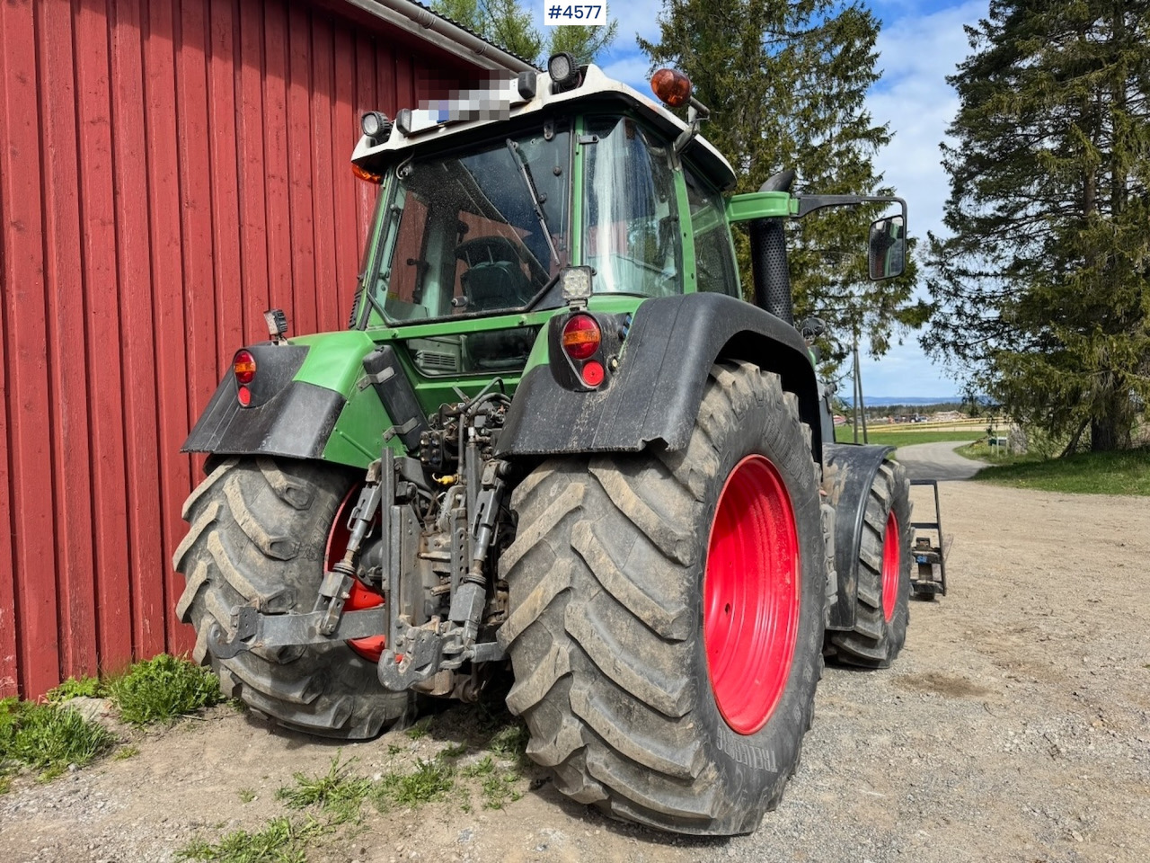 2009 Fendt 415 Vario 4x4 w/ Front hydraulics and Front loader. - Farm tractor: picture 5 2009 Fendt 415 Vario 4x4 w/ Front hydraulics and Front loader. - Farm tractor: picture 5