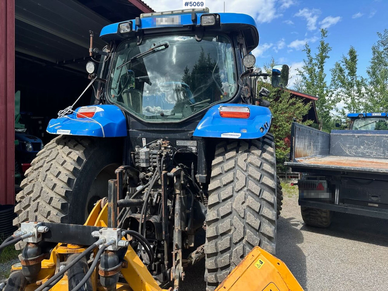 Farm tractor 2009 New Holland T6040 SS w/ Trima front loader: picture 17