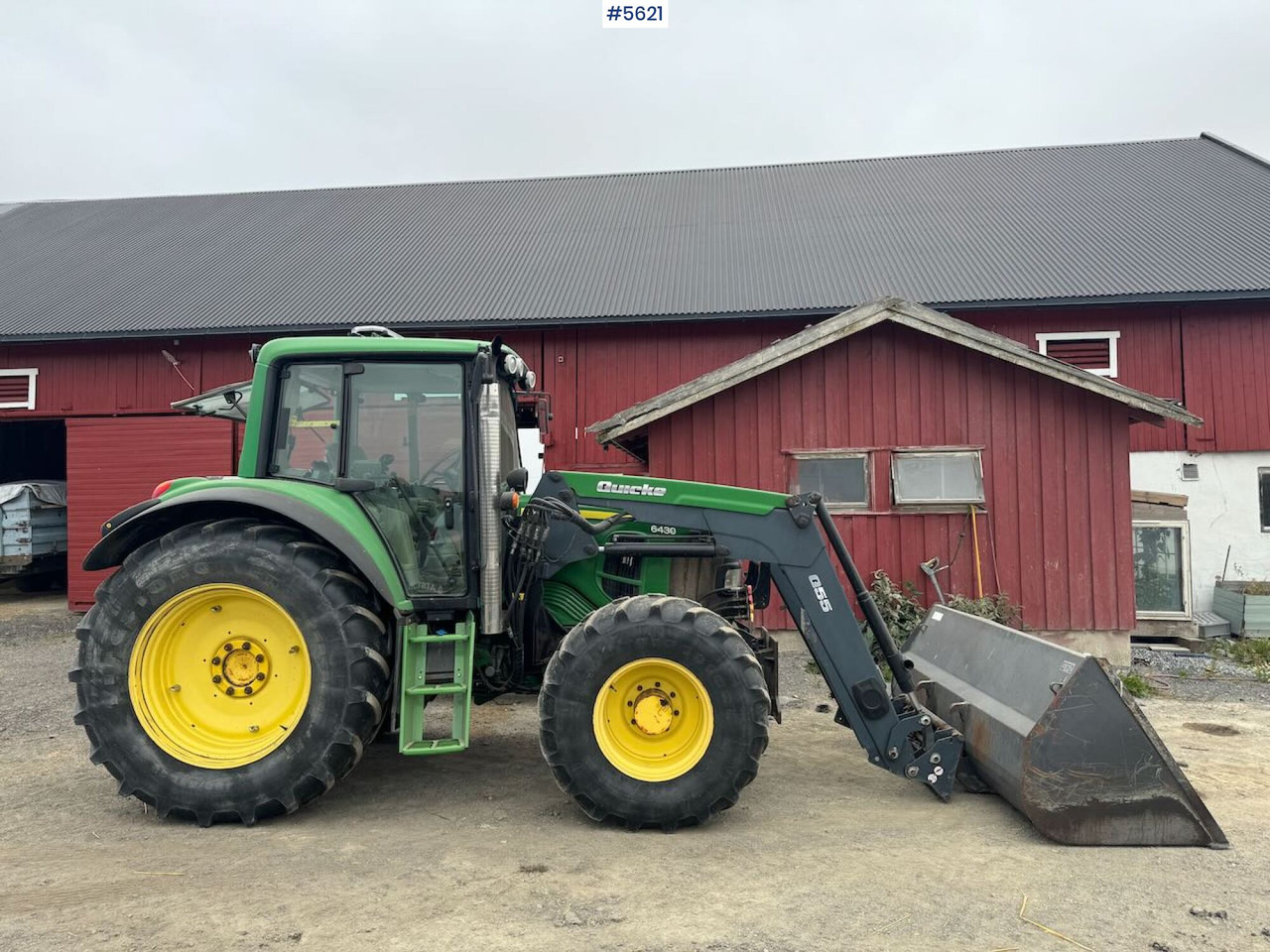 2010 John Deere 6430 Premium w/ plow plate, loader and 2 sets of tires. - Forklift: picture 3 2010 John Deere 6430 Premium w/ plow plate, loader and 2 sets of tires. - Forklift: picture 3