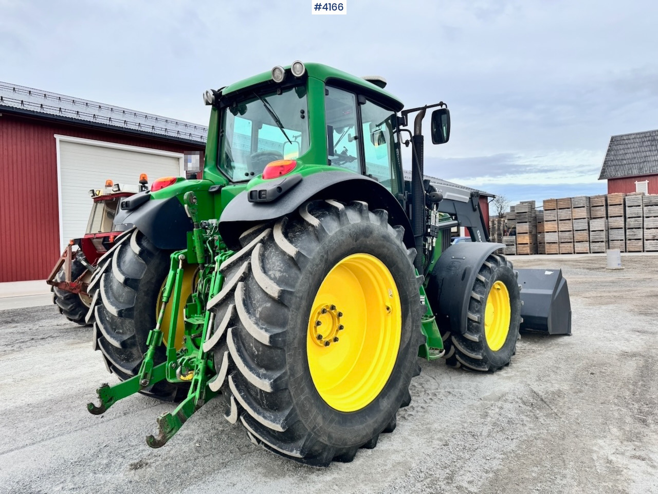 2010 John Deere 7430 w/ Front loader and GPS. 3760 hours! - Farm tractor: picture 5 2010 John Deere 7430 w/ Front loader and GPS. 3760 hours! - Farm tractor: picture 5