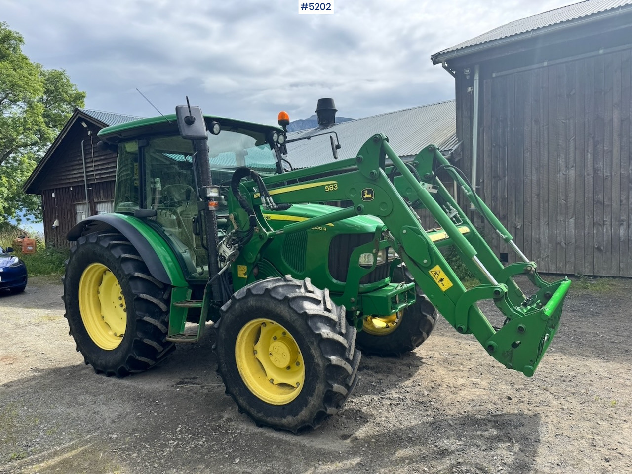 2011 John Deere 5100R 4x4 w/ Front loader and bucket. 2730 hours! - Farm tractor: picture 1 2011 John Deere 5100R 4x4 w/ Front loader and bucket. 2730 hours! - Farm tractor: picture 1