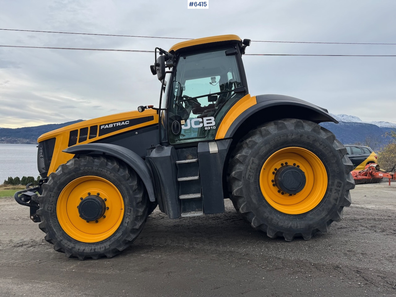 2012 JCB 8310 Fastrac w/ front hydraulics. - Farm tractor: picture 1 2012 JCB 8310 Fastrac w/ front hydraulics. - Farm tractor: picture 1