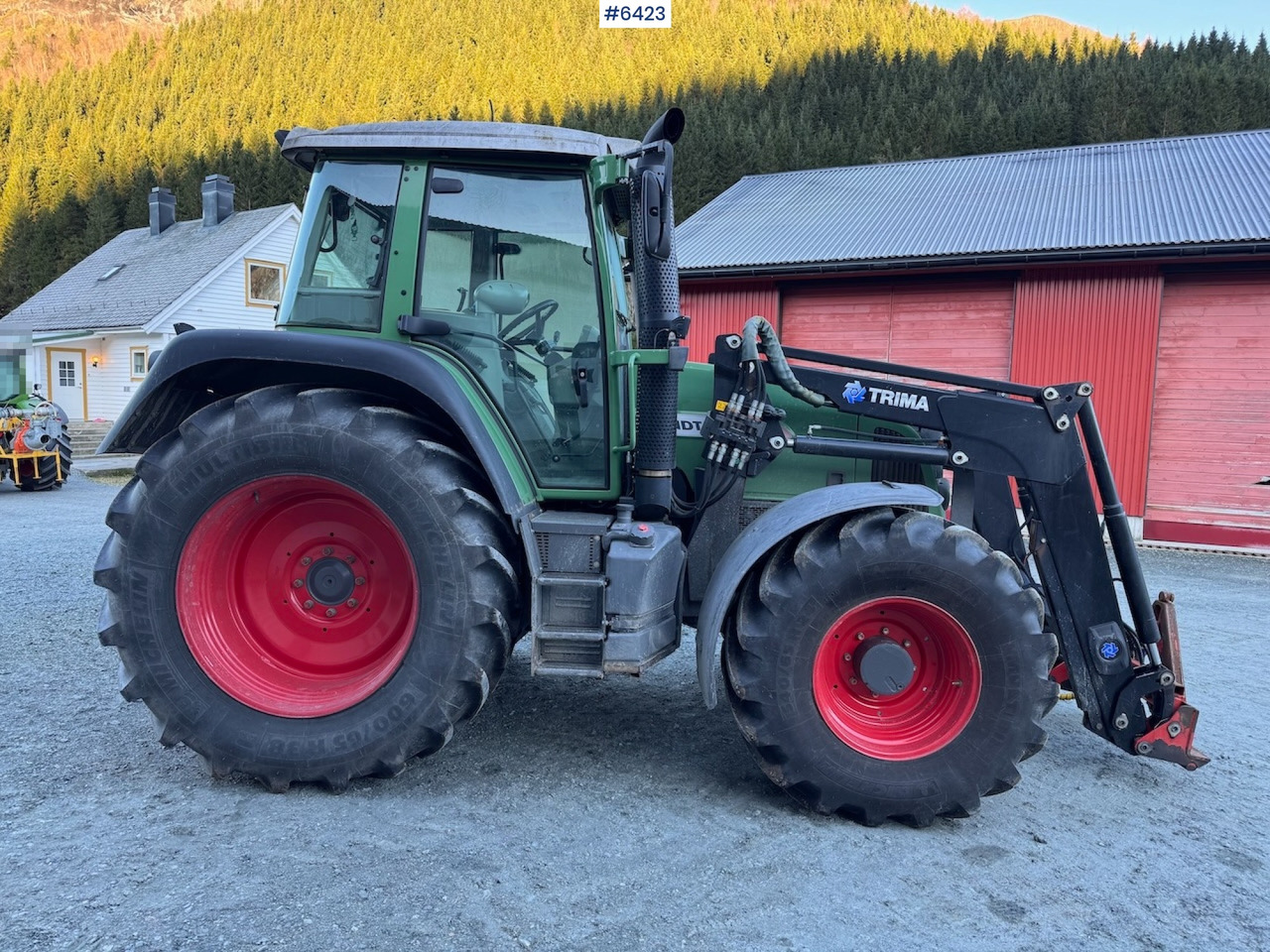 2013 Fendt 412 Vario TMS w/ front loader and plow plate. New engine! - Farm tractor: picture 5 2013 Fendt 412 Vario TMS w/ front loader and plow plate. New engine! - Farm tractor: picture 5