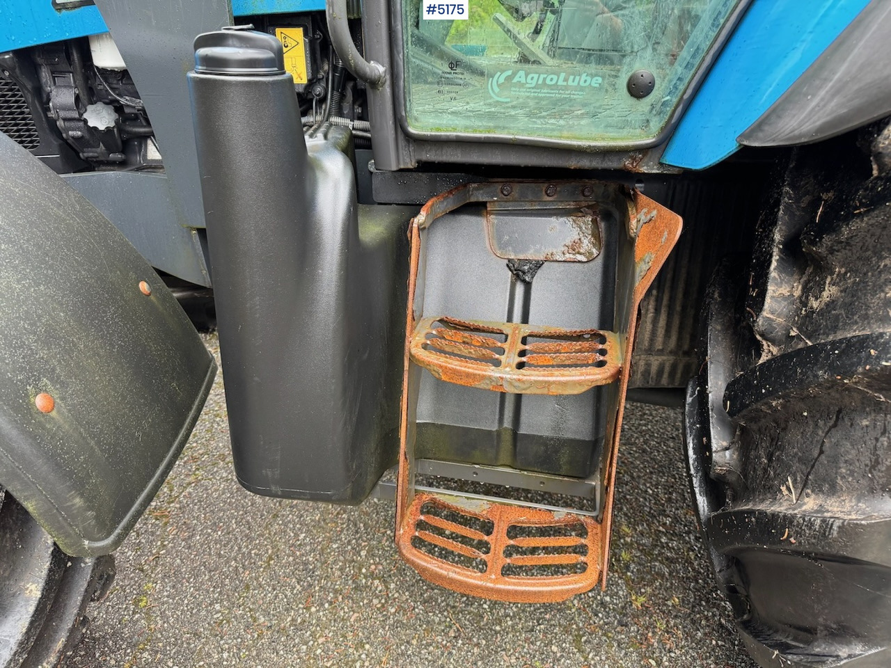2013 Landini Powermondial 120 w/front loader and some equipment. Low hours! - Farm tractor: picture 5 2013 Landini Powermondial 120 w/front loader and some equipment. Low hours! - Farm tractor: picture 5