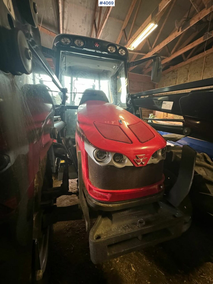 2013 Massey Ferguson 5455 w/ front loader, 2 buckets, pallet forks and blades. 1020 hours! - Farm tractor: picture 5 2013 Massey Ferguson 5455 w/ front loader, 2 buckets, pallet forks and blades. 1020 hours! - Farm tractor: picture 5