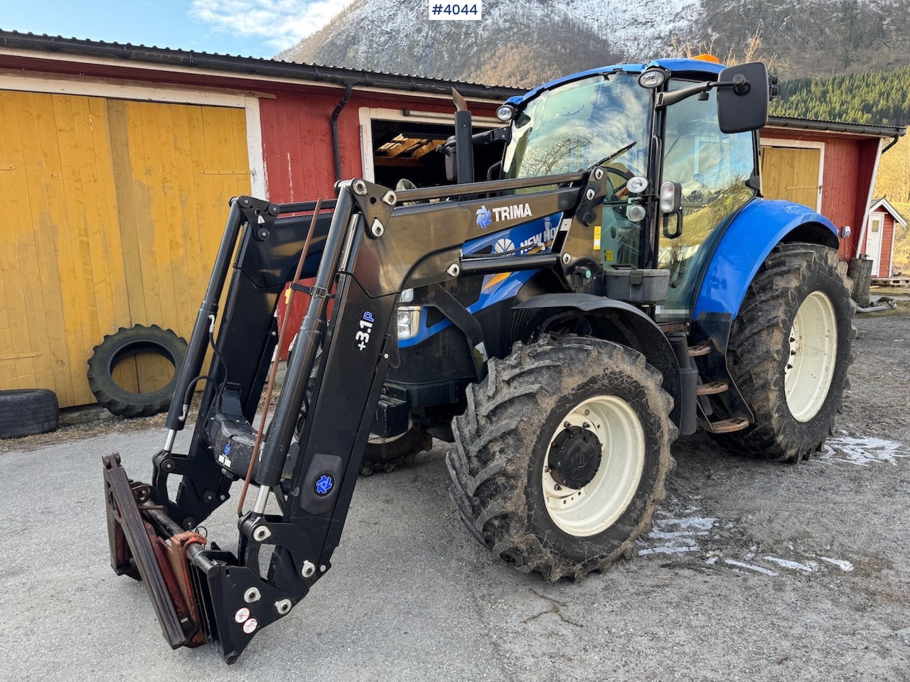 2013 New Holland T5.115 w/ front loader - Farm tractor: picture 1 2013 New Holland T5.115 w/ front loader - Farm tractor: picture 1