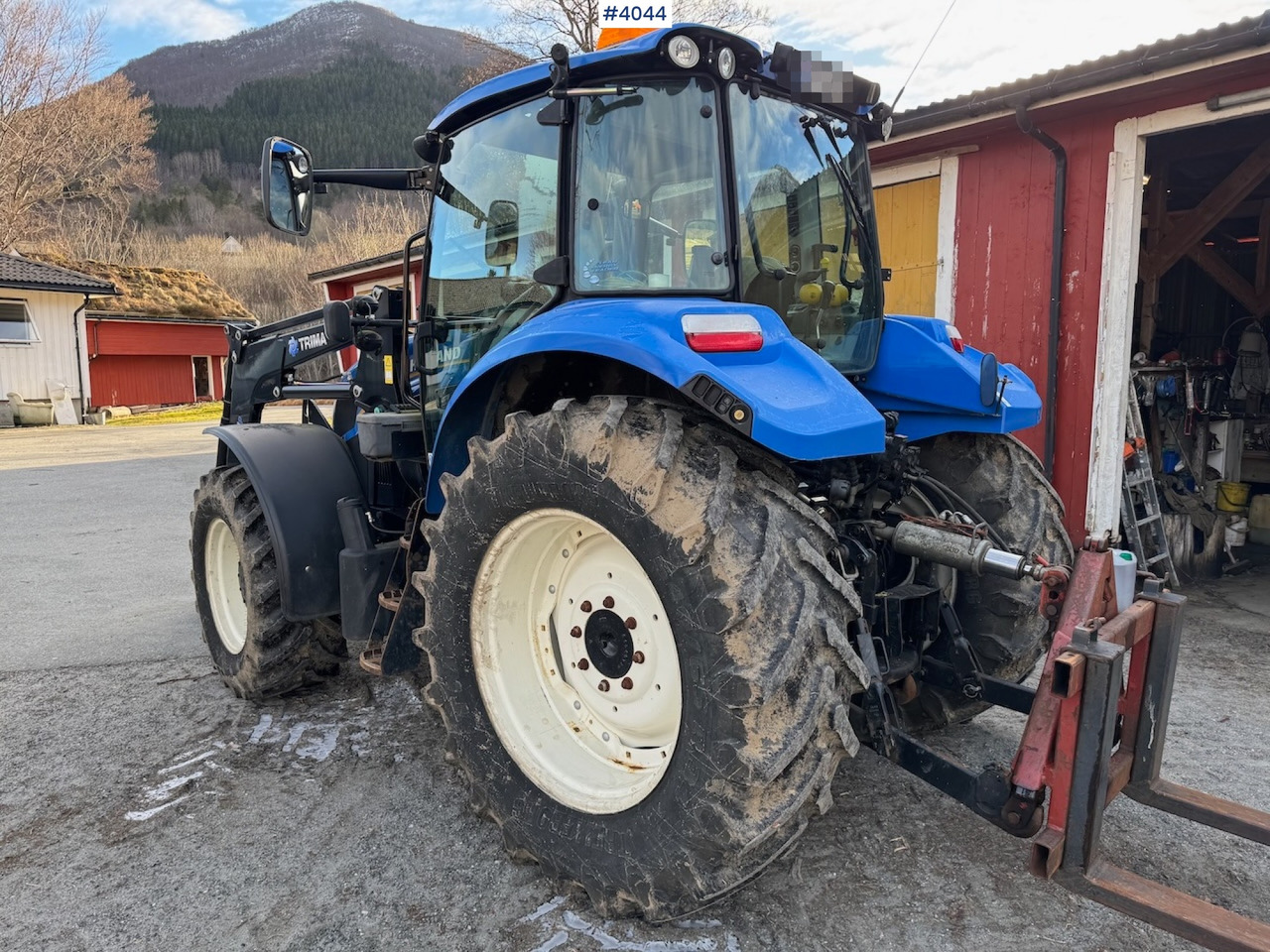 2013 New Holland T5.115 w/ front loader - Farm tractor: picture 3 2013 New Holland T5.115 w/ front loader - Farm tractor: picture 3