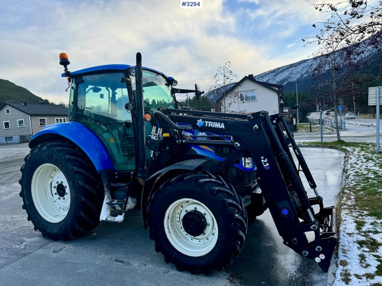 2013 New Holland T5.95 with Trima +2.1P Front Loader. New Engine! - Farm tractor: picture 3 2013 New Holland T5.95 with Trima +2.1P Front Loader. New Engine! - Farm tractor: picture 3