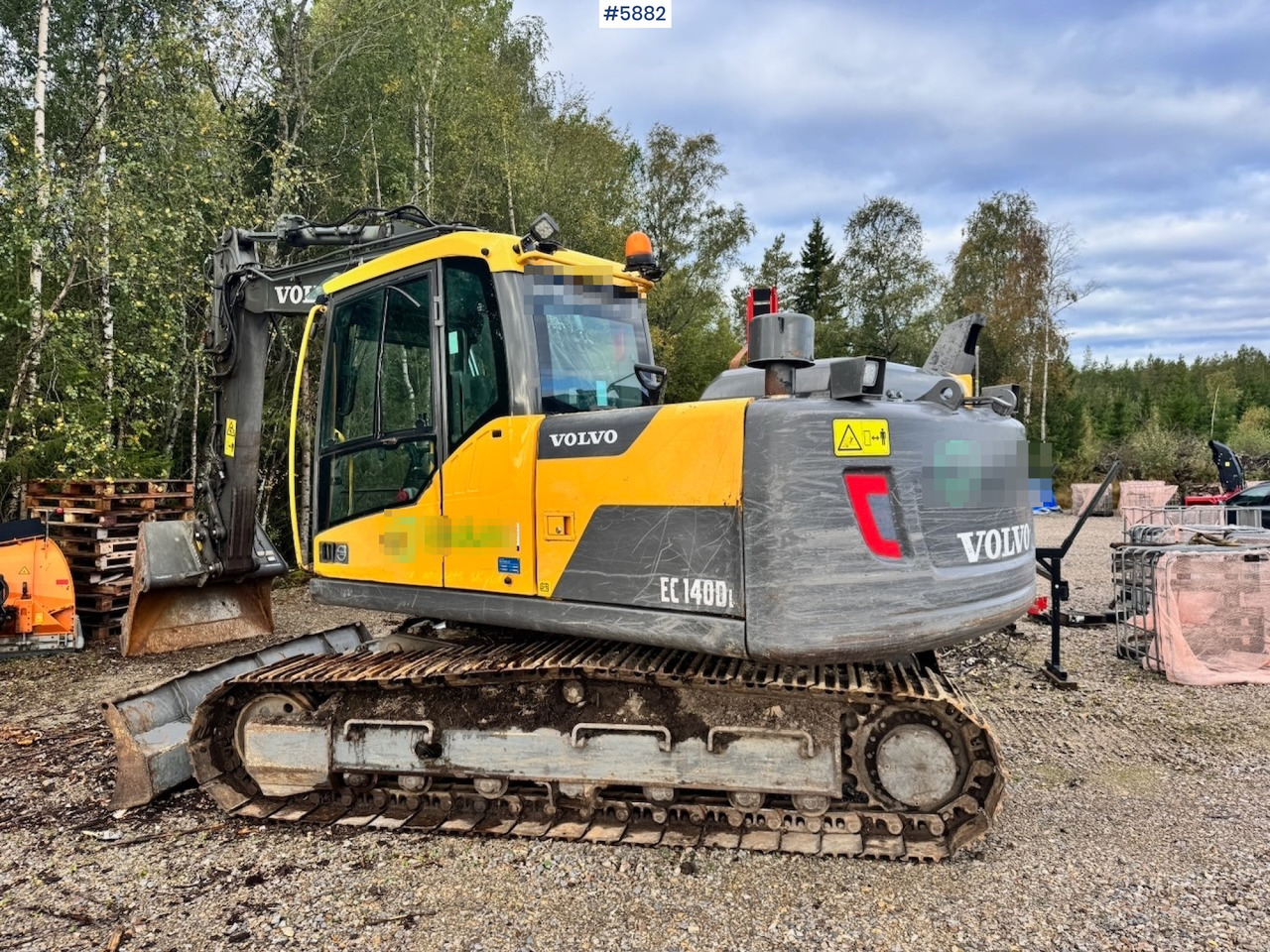 2013 Volvo EC140DL Crawler Excavator w/ Cleaning Bucket. - Excavator: picture 5 2013 Volvo EC140DL Crawler Excavator w/ Cleaning Bucket. - Excavator: picture 5