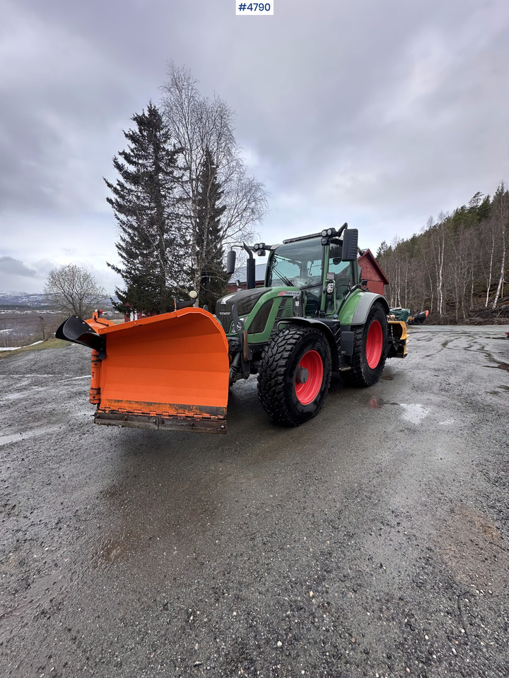 2014 Fendt 514 Vario 4x4 w/ front loader, folding plow, snow blower and sand spreader - Farm tractor: picture 1 2014 Fendt 514 Vario 4x4 w/ front loader, folding plow, snow blower and sand spreader - Farm tractor: picture 1