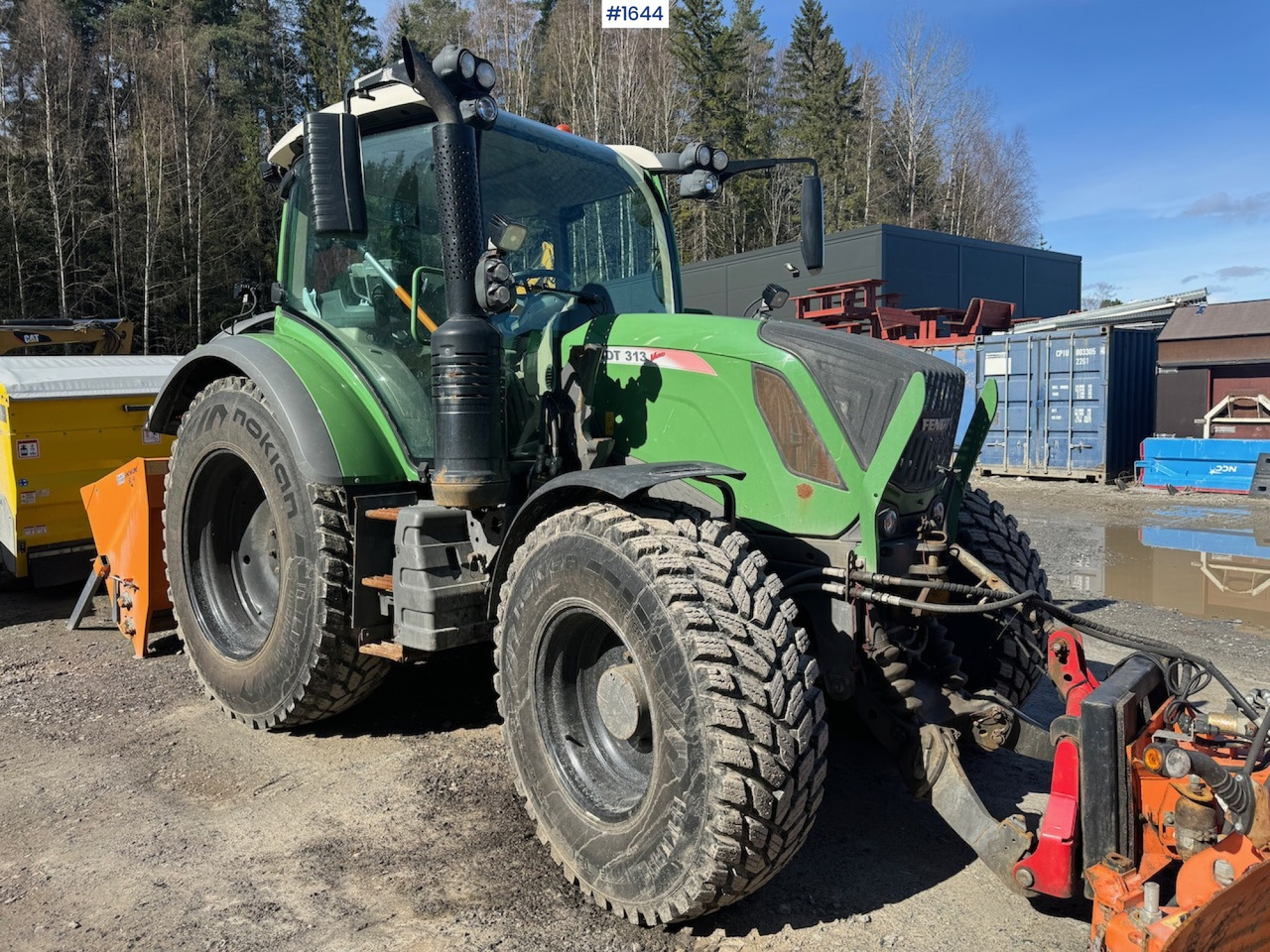 2015 Fendt 313S4 Traktor w/ front loader - Farm tractor: picture 1 2015 Fendt 313S4 Traktor w/ front loader - Farm tractor: picture 1