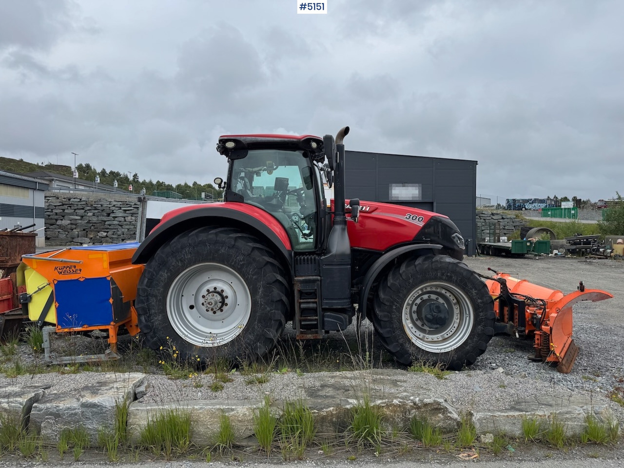 2016 Case IH Optum 300 CVX w/front hydraulics and plowing rig - Farm tractor: picture 4 2016 Case IH Optum 300 CVX w/front hydraulics and plowing rig - Farm tractor: picture 4