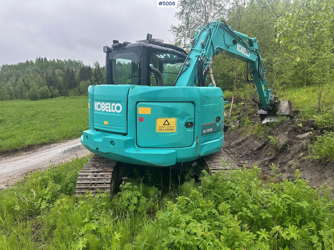 2016 Kobelco SK75SR-3E excavator w/ 2 buckets, rototilt and factory new engine - Excavator: picture 5 2016 Kobelco SK75SR-3E excavator w/ 2 buckets, rototilt and factory new engine - Excavator: picture 5