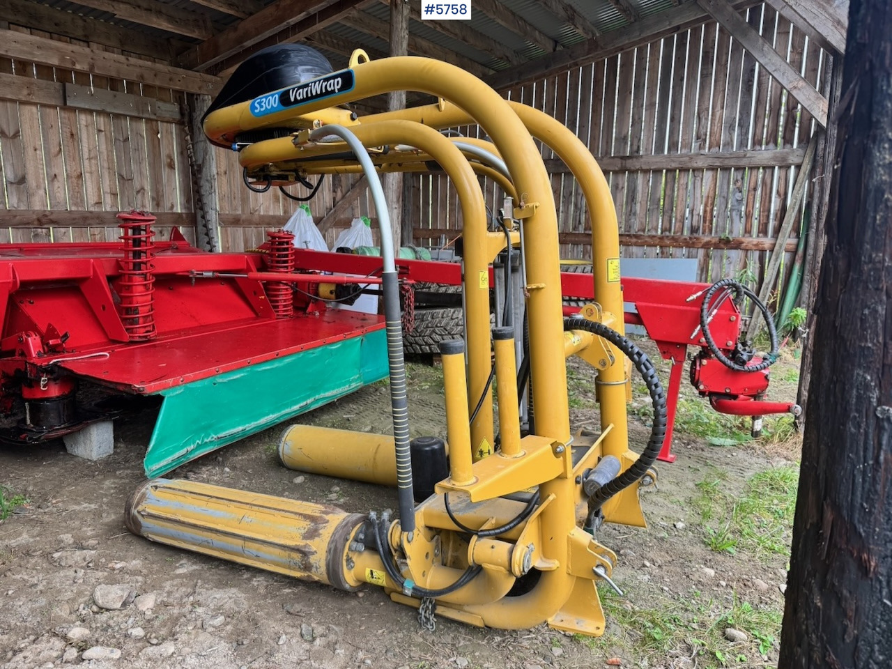 2016 Tanco VariWrap S300 Round Bale Wrapper - Hay and forage equipment: picture 1 2016 Tanco VariWrap S300 Round Bale Wrapper - Hay and forage equipment: picture 1