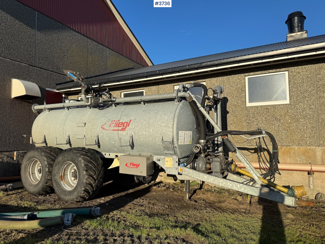 2017 Fliegl VFW 10600 Tandem w/lots of equipment - Slurry tanker: picture 1 2017 Fliegl VFW 10600 Tandem w/lots of equipment - Slurry tanker: picture 1