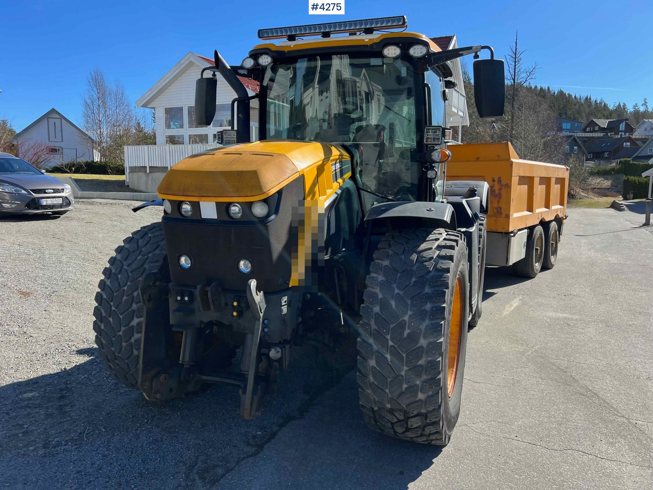 2017 JCB Fastrac 4220 w/front hydraulics and 2 sets of wheels and rims - Farm tractor: picture 3 2017 JCB Fastrac 4220 w/front hydraulics and 2 sets of wheels and rims - Farm tractor: picture 3