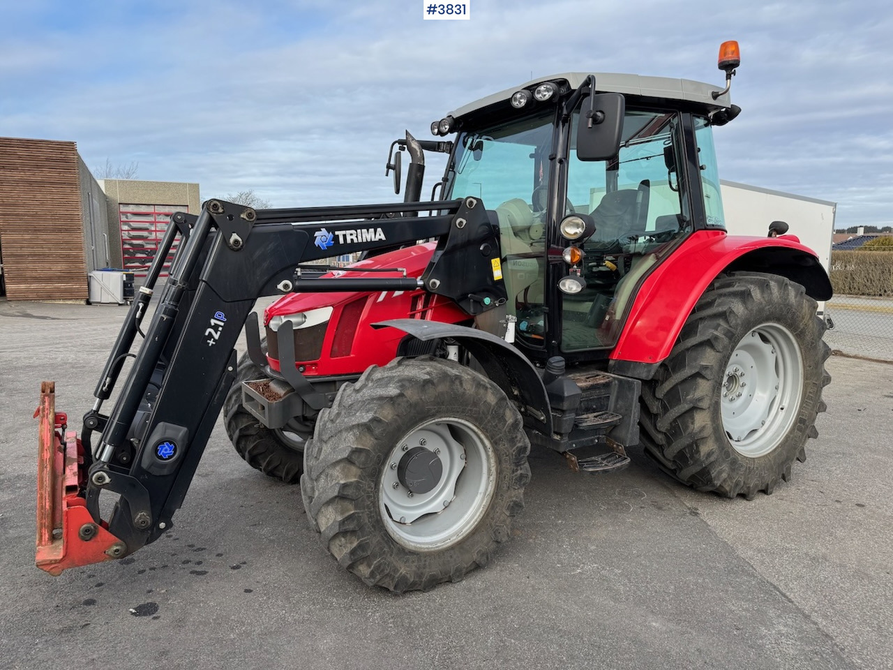 2017 Massey Ferguson 5610 w/front loader. - Farm tractor: picture 2 2017 Massey Ferguson 5610 w/front loader. - Farm tractor: picture 2