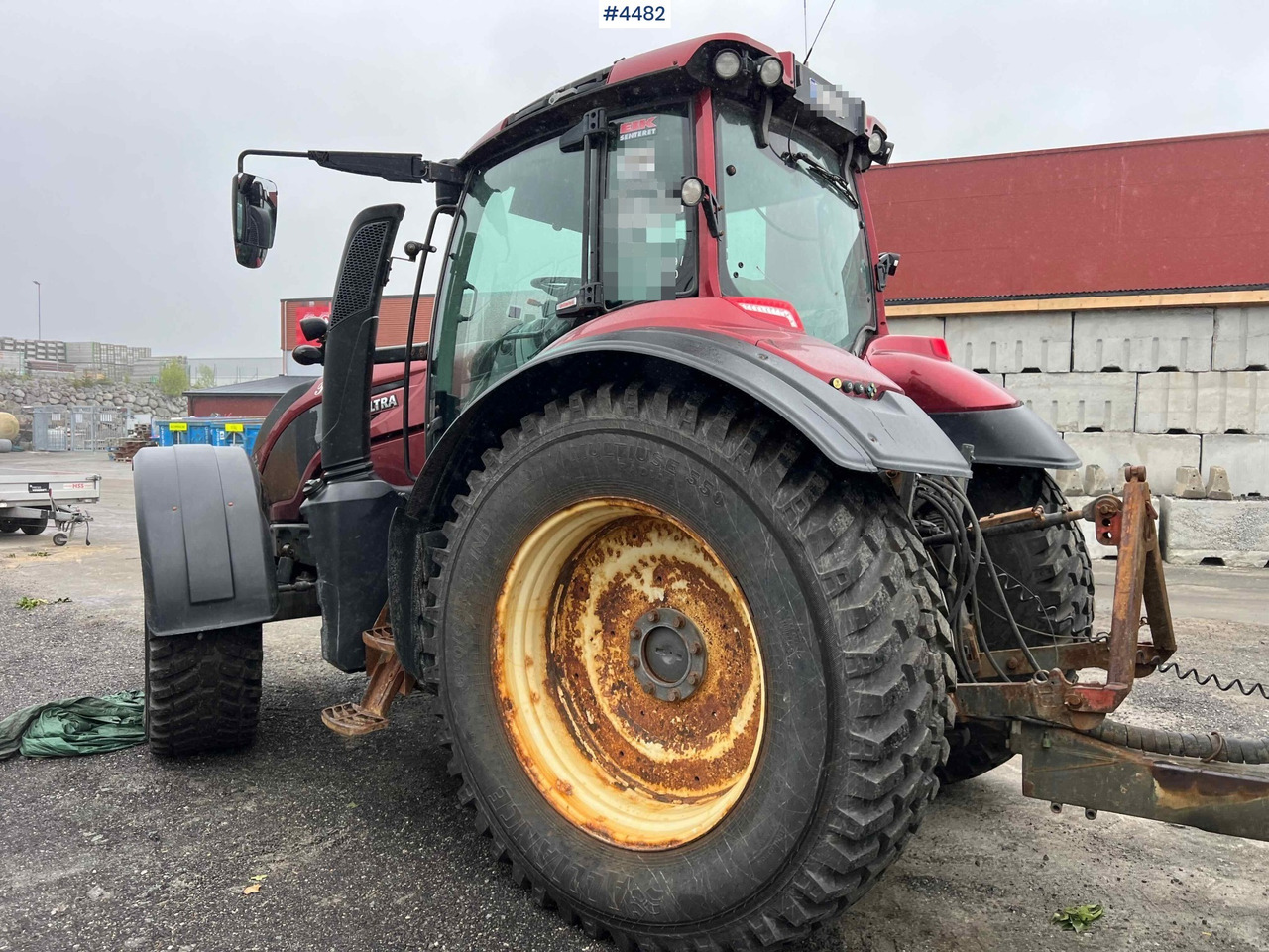 2017 Valtra T234 tractor Plow rigged Tractor w/ 2011 Foss-Eik 5.150 Trailer - Farm tractor: picture 3 2017 Valtra T234 tractor Plow rigged Tractor w/ 2011 Foss-Eik 5.150 Trailer - Farm tractor: picture 3