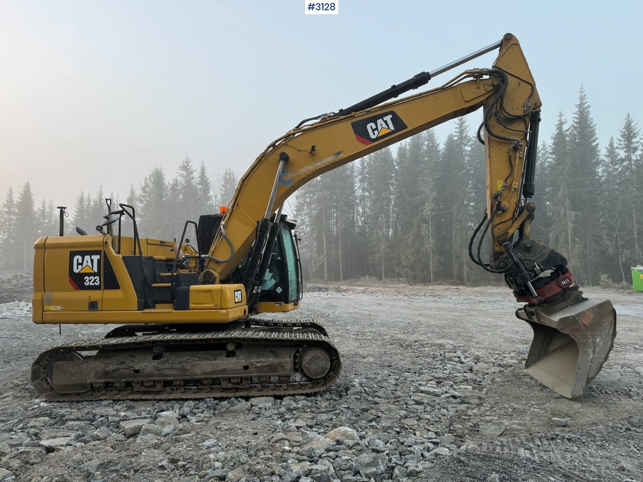 2018 Cat 323-07 with rototilt, grading bucket, and digging bucket - Excavator: picture 3 2018 Cat 323-07 with rototilt, grading bucket, and digging bucket - Excavator: picture 3