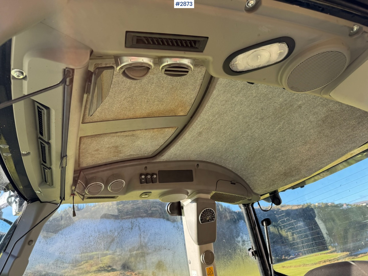 Farm tractor 2019 Deutz-Fahr 6120 TV w/front loader and twin wheels: picture 17