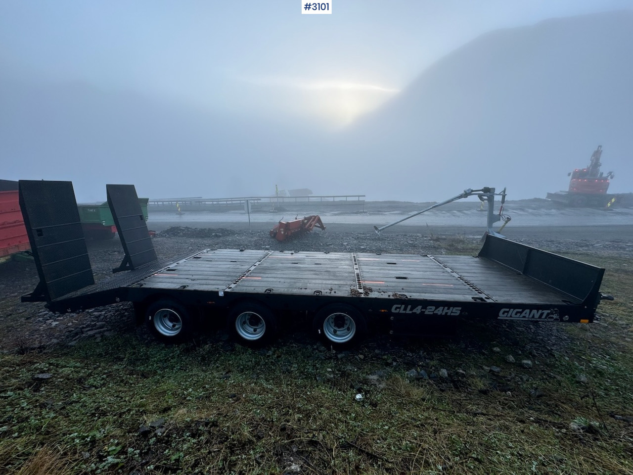 2021 Gigant Machine trailer with drive bridges - Low loader trailer: picture 3 2021 Gigant Machine trailer with drive bridges - Low loader trailer: picture 3