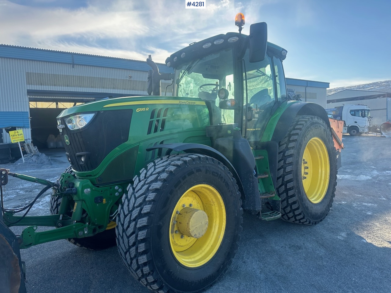 2021 John Deere 6195R 4x4 Tractor with summer and winter tires - Farm tractor: picture 2 2021 John Deere 6195R 4x4 Tractor with summer and winter tires - Farm tractor: picture 2