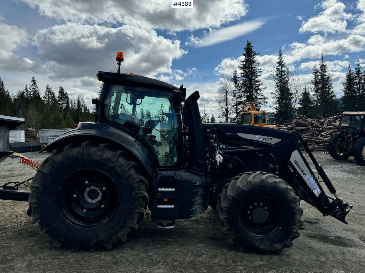 2021 Valtra T234 Versu w/ Quicke Q7 Front Loader - Farm tractor: picture 5 2021 Valtra T234 Versu w/ Quicke Q7 Front Loader - Farm tractor: picture 5