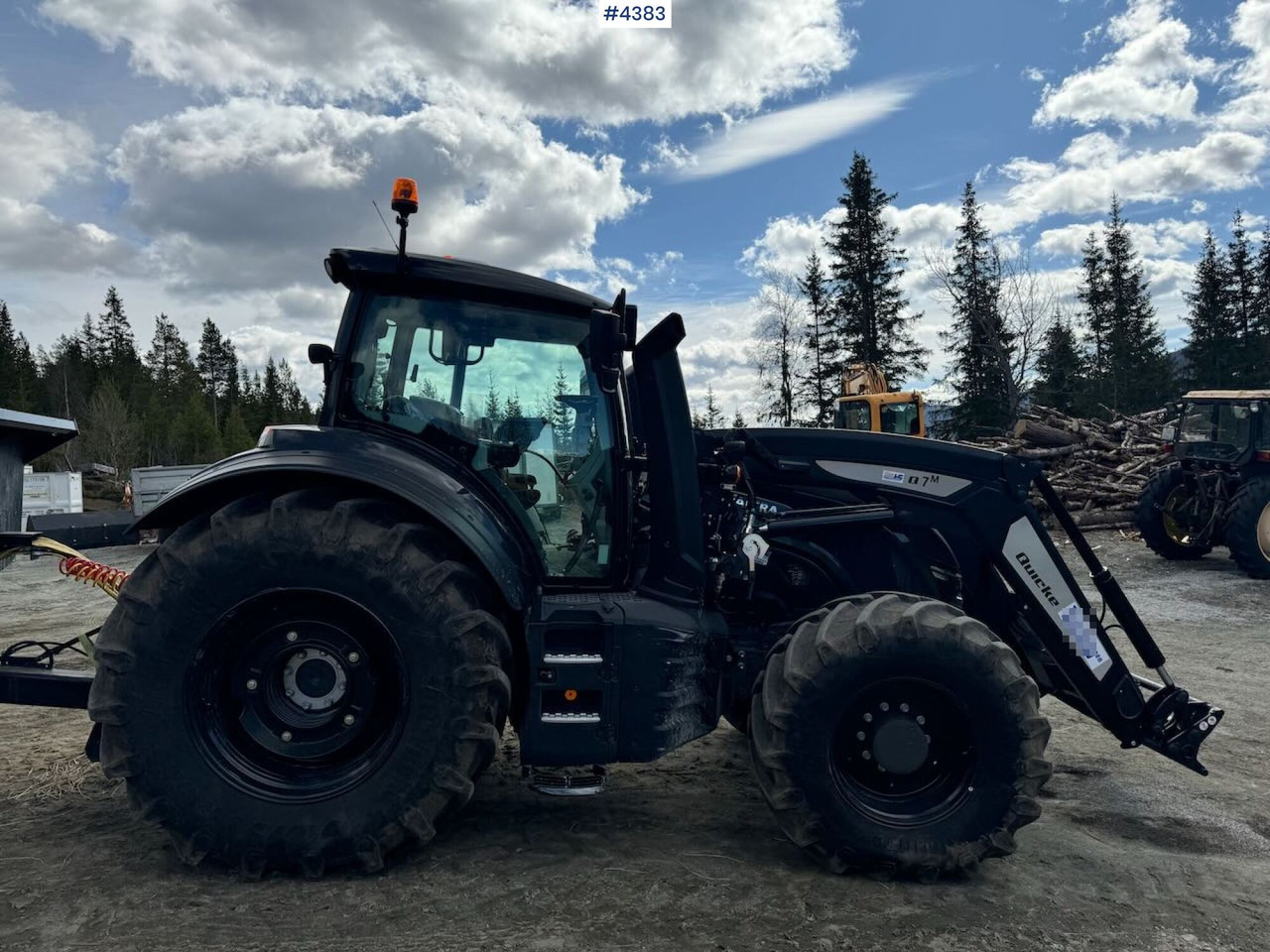 2021 Valtra T234 Versu w/ Quicke Q7 Front Loader - Farm tractor: picture 4 2021 Valtra T234 Versu w/ Quicke Q7 Front Loader - Farm tractor: picture 4