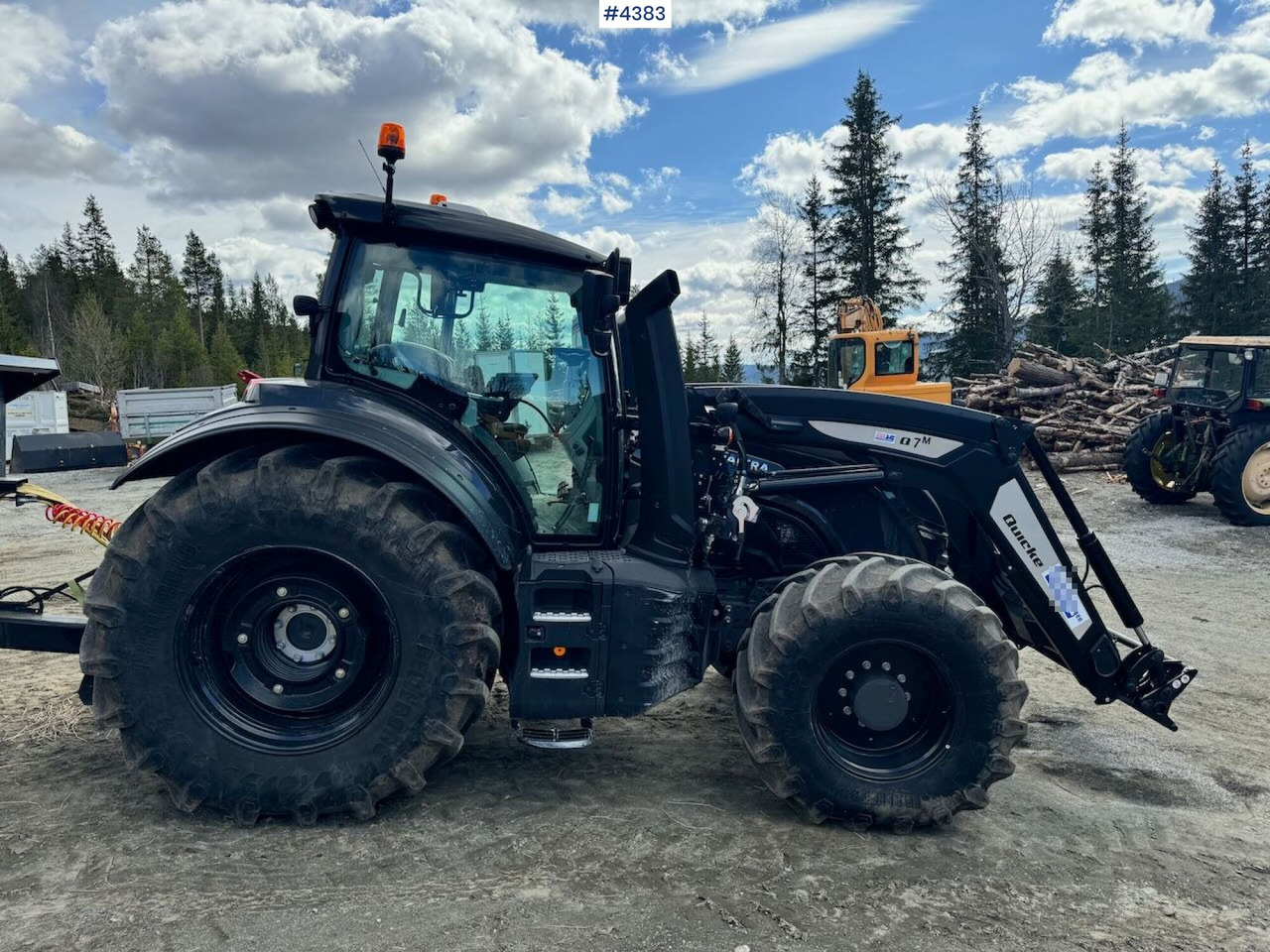 2021 Valtra T234 Versu w/ Quicke Q7 Front Loader - Farm tractor: picture 3 2021 Valtra T234 Versu w/ Quicke Q7 Front Loader - Farm tractor: picture 3