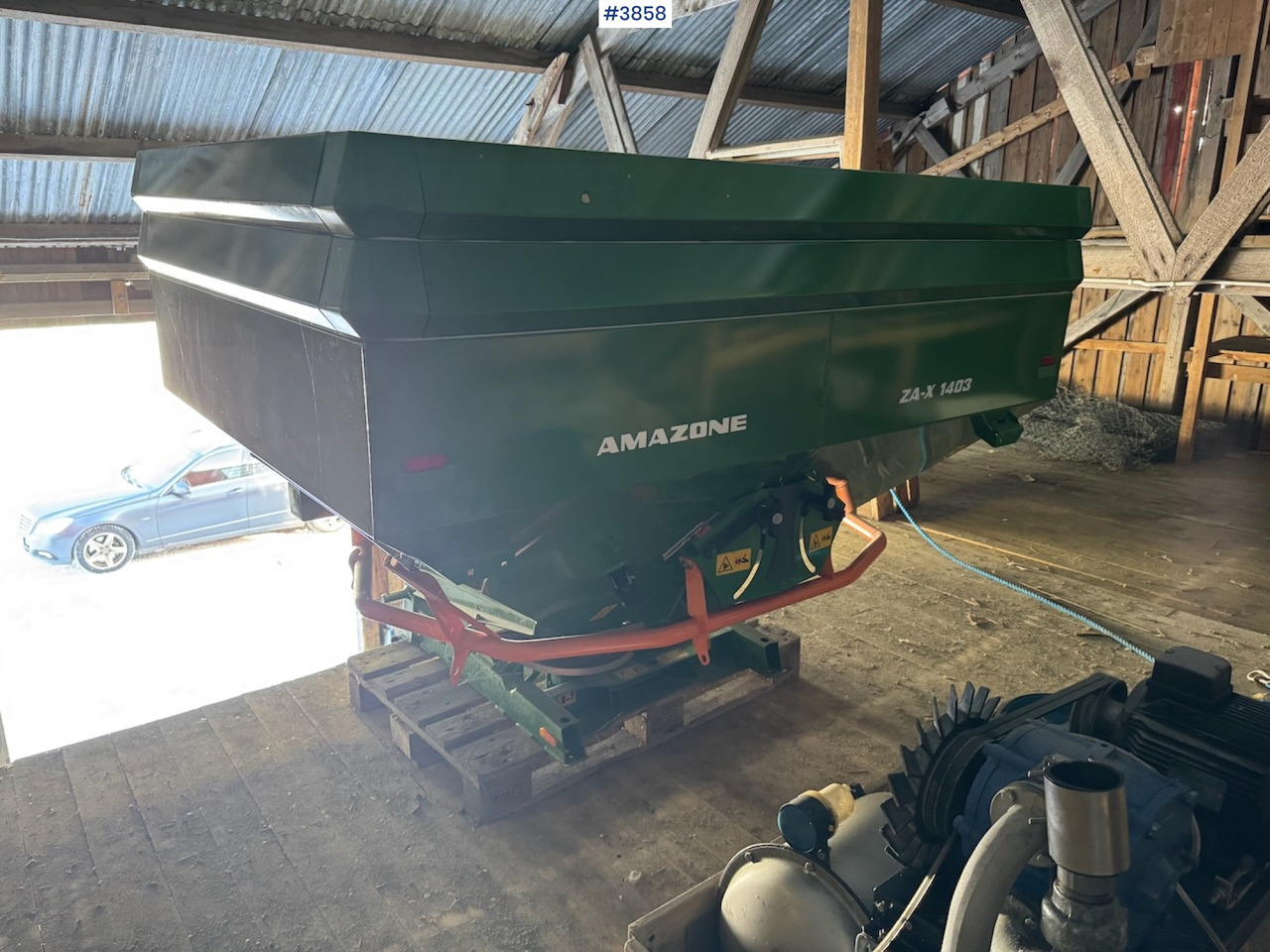 2022 Amazone ZA-X 1403 w/ 2 attachments, NEW! - Fertilizer spreader: picture 4 2022 Amazone ZA-X 1403 w/ 2 attachments, NEW! - Fertilizer spreader: picture 4