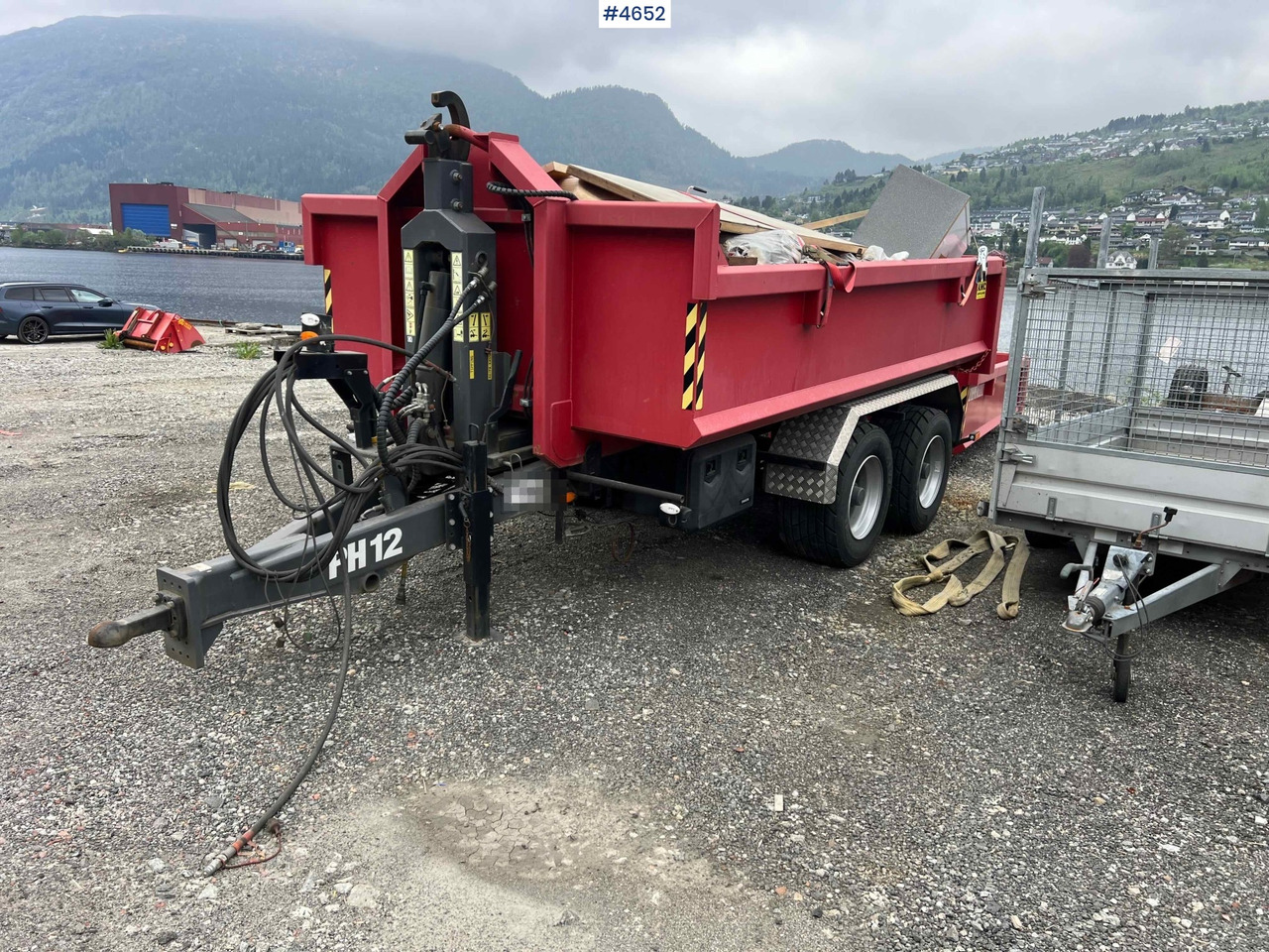 2022 Metaltech PH-12 hook trailer for tractor w/ 2 hook boxes - Farm tipping trailer/ Dumper: picture 1 2022 Metaltech PH-12 hook trailer for tractor w/ 2 hook boxes - Farm tipping trailer/ Dumper: picture 1