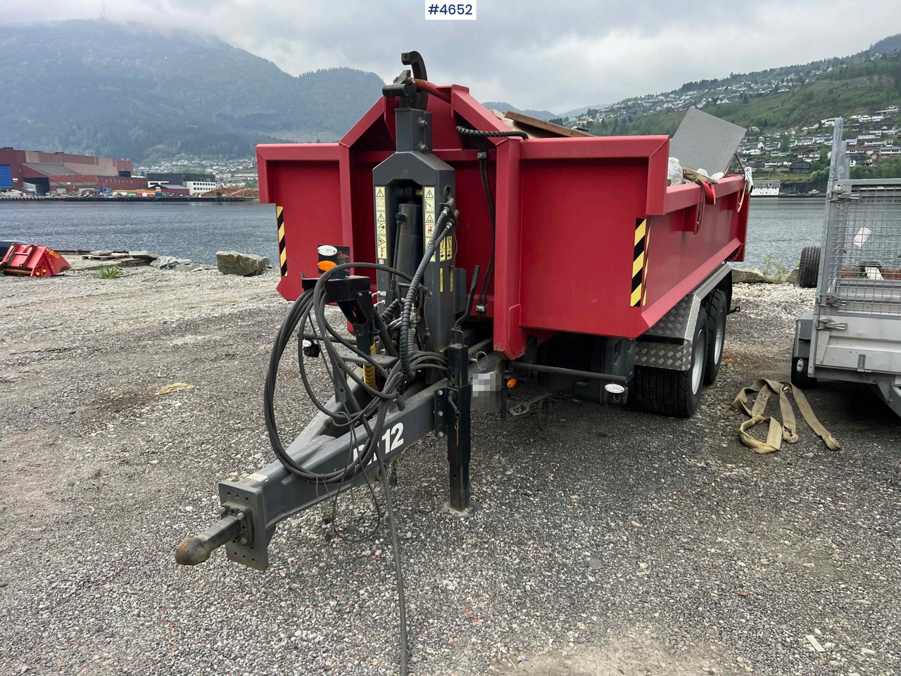 2022 Metaltech PH-12 hook trailer for tractor w/ 2 hook boxes - Farm tipping trailer/ Dumper: picture 4 2022 Metaltech PH-12 hook trailer for tractor w/ 2 hook boxes - Farm tipping trailer/ Dumper: picture 4