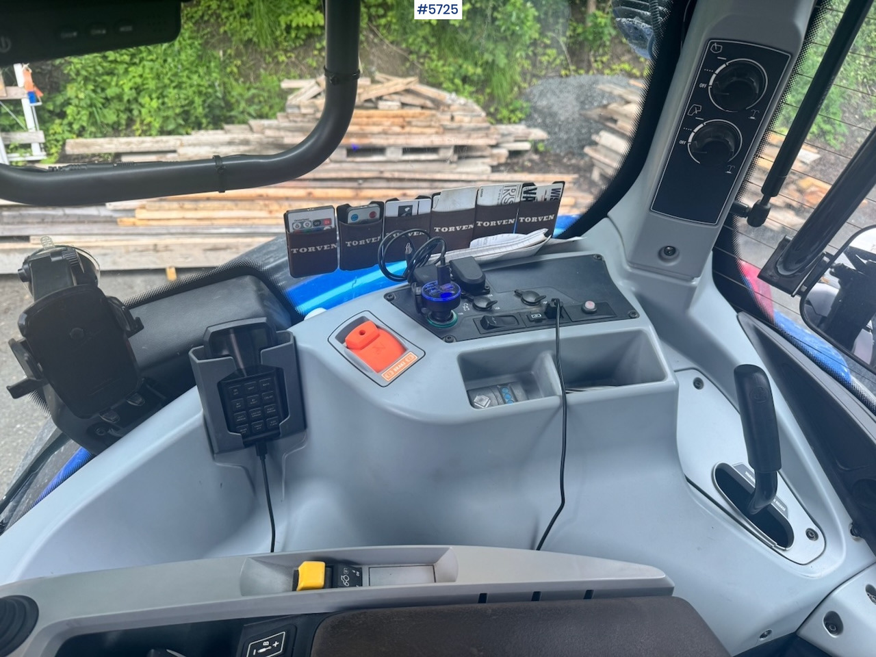 Farm tractor 2022 Valtra N175 4x4 w/ Front loader, Hydraulics, Bucket and Pallet forks. Overhauled.: picture 10 Farm tractor 2022 Valtra N175 4x4 w/ Front loader, Hydraulics, Bucket and Pallet forks. Overhauled.: picture 10