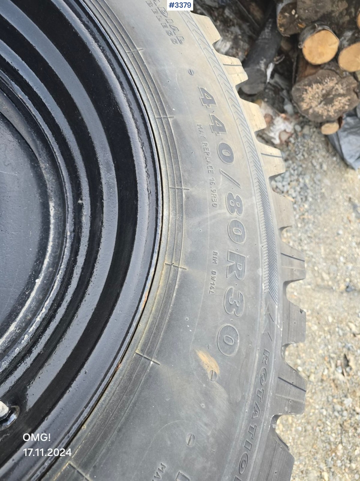 4 Nokian tires on rims for JCB - Wheel and tire package: picture 5 4 Nokian tires on rims for JCB - Wheel and tire package: picture 5