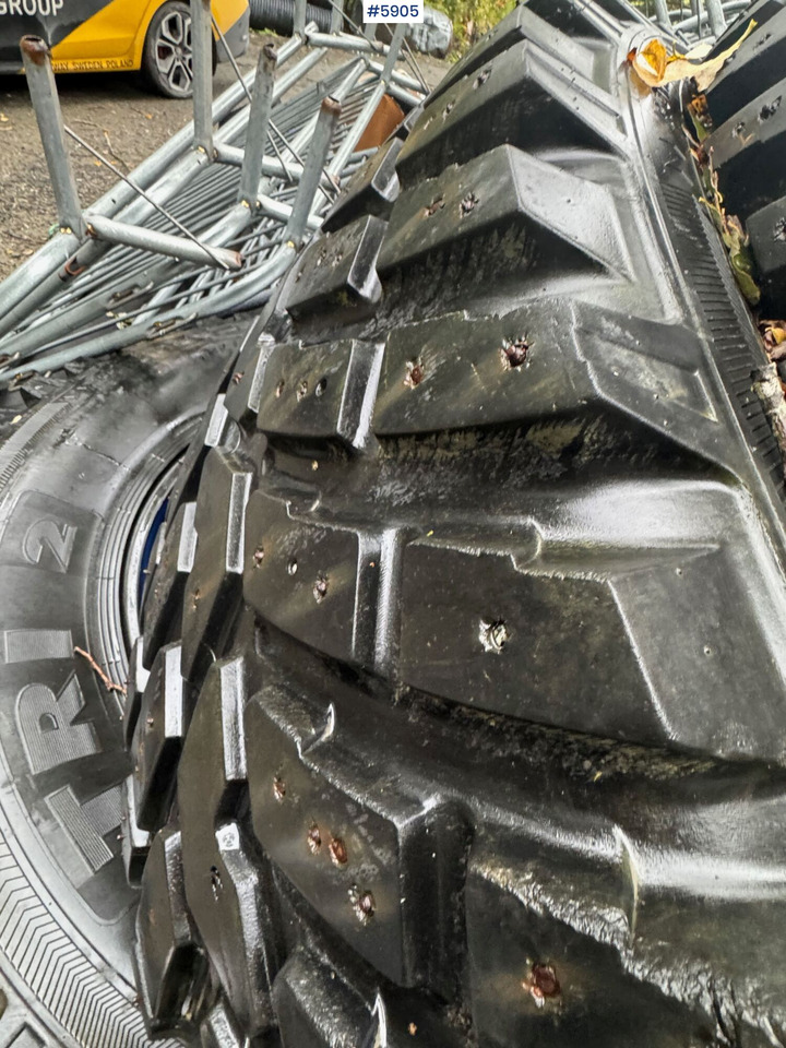 Wheel and tire package for Construction machinery 8 pcs Nokian TRI 2 tires. 4 pcs on rims!: picture 10