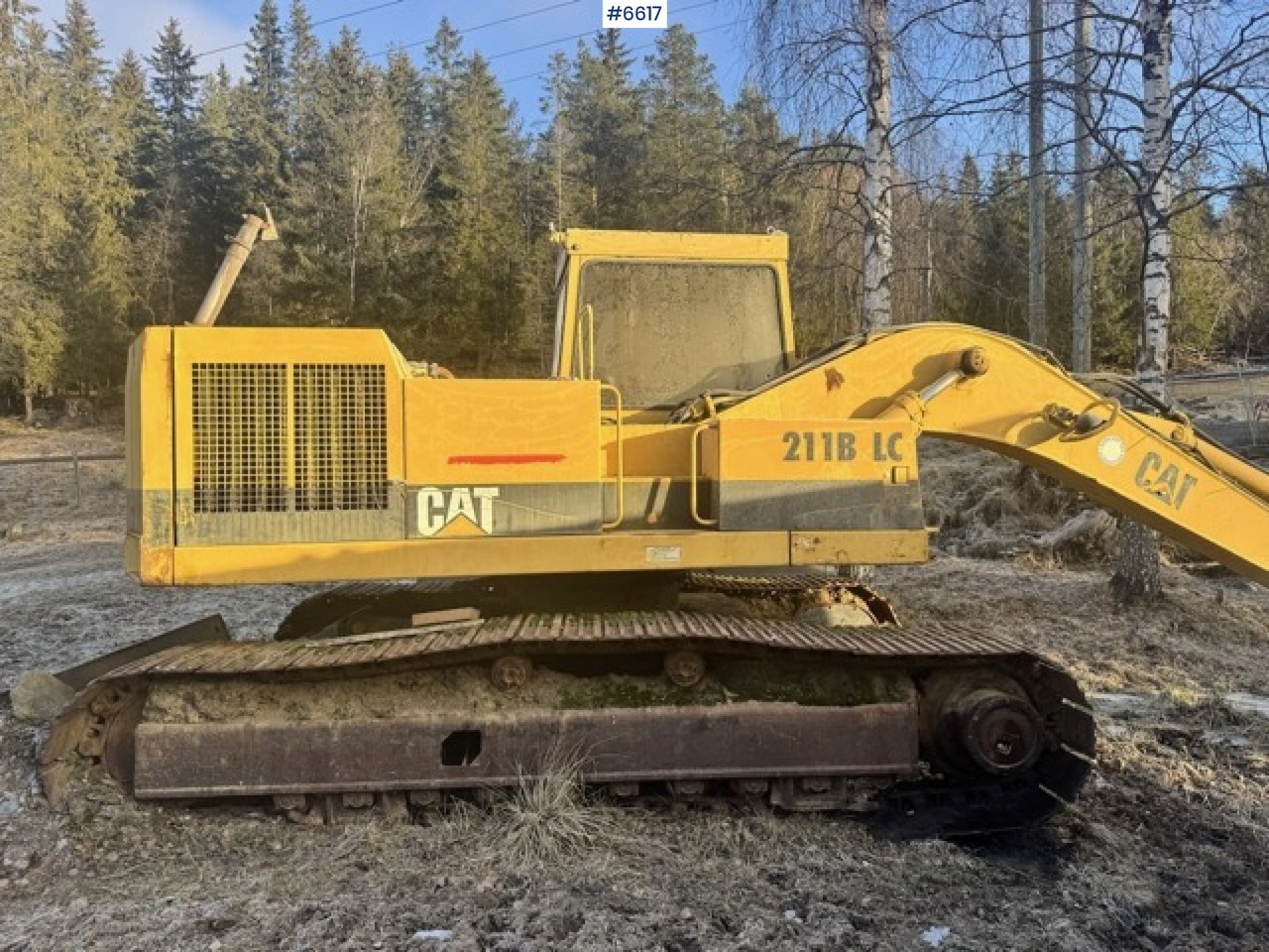 Approx. 1993 Caterpillar 211BLC tracked excavator with bucket. - Excavator: picture 2 Approx. 1993 Caterpillar 211BLC tracked excavator with bucket. - Excavator: picture 2