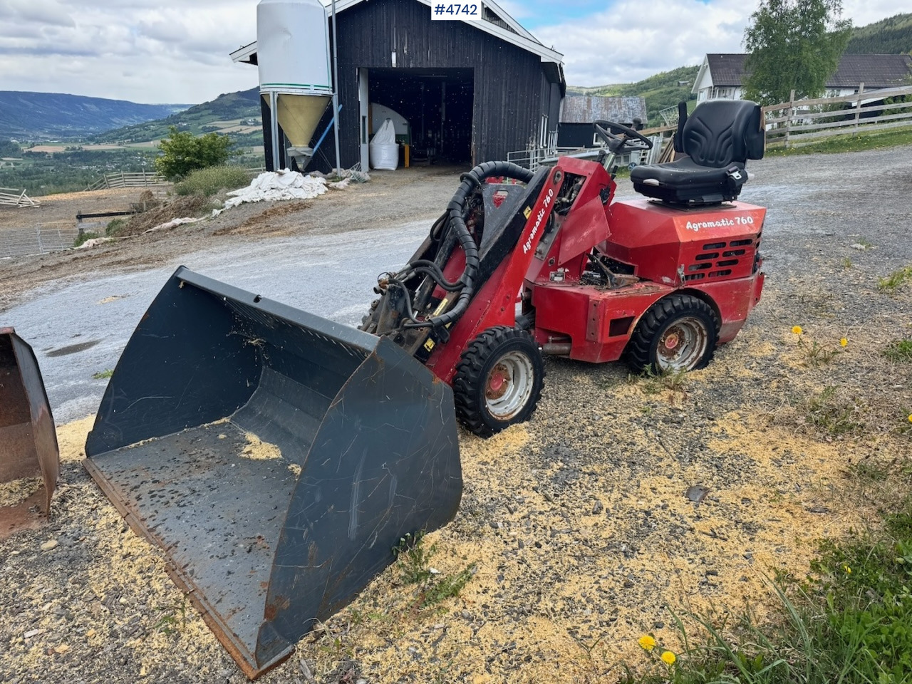 Approx. 2000 Norcar Agromatic 760 Skid Steer Loader. (needs repair) - Compact loader: picture 2 Approx. 2000 Norcar Agromatic 760 Skid Steer Loader. (needs repair) - Compact loader: picture 2