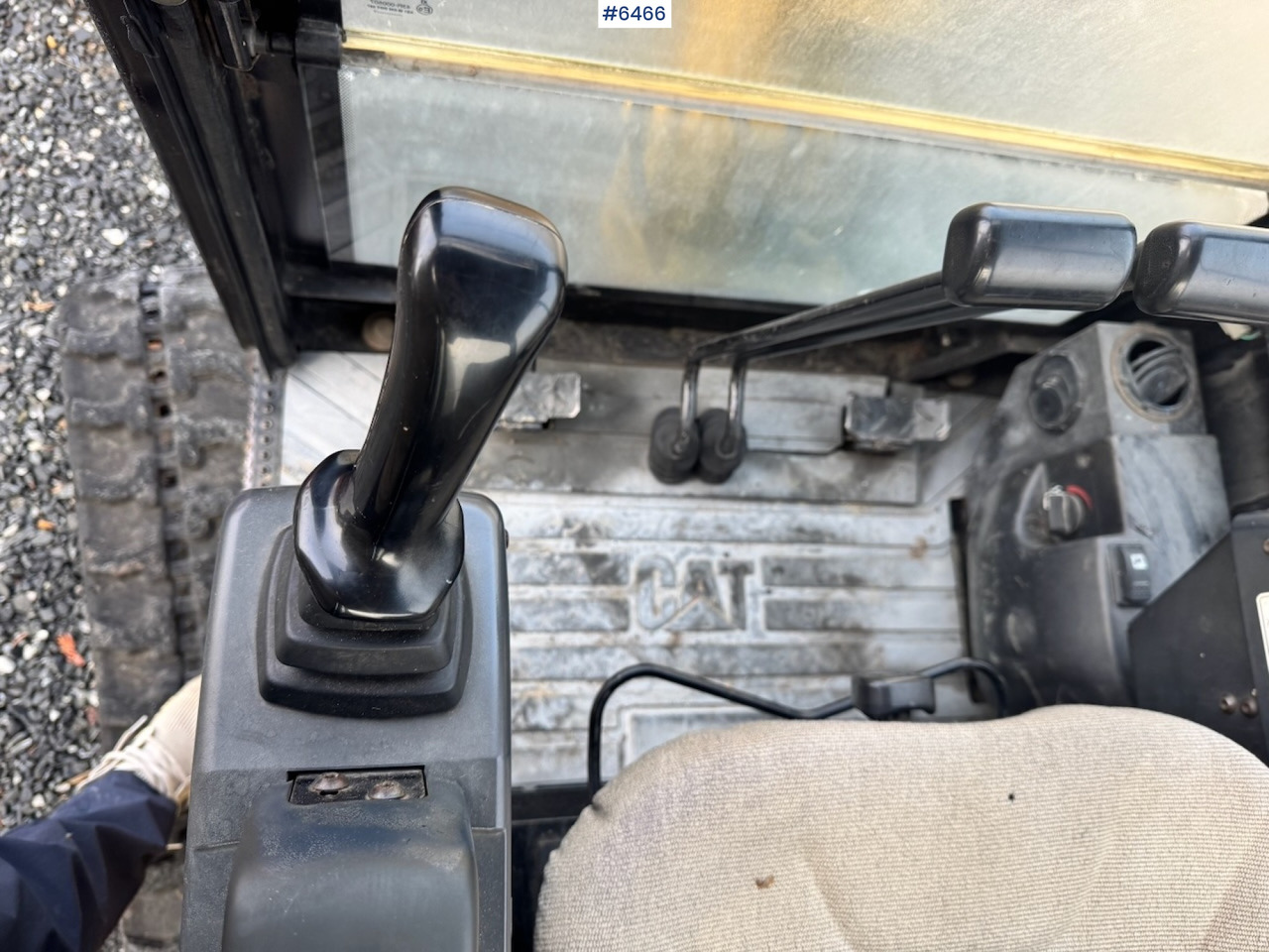 Leasing of Approx. 2004 CAT 301.8 Mini excavator w/ 4 buckets and grapple. Approx. 2004 CAT 301.8 Mini excavator w/ 4 buckets and grapple.: picture 19 Leasing of Approx. 2004 CAT 301.8 Mini excavator w/ 4 buckets and grapple. Approx. 2004 CAT 301.8 Mini excavator w/ 4 buckets and grapple.: picture 19