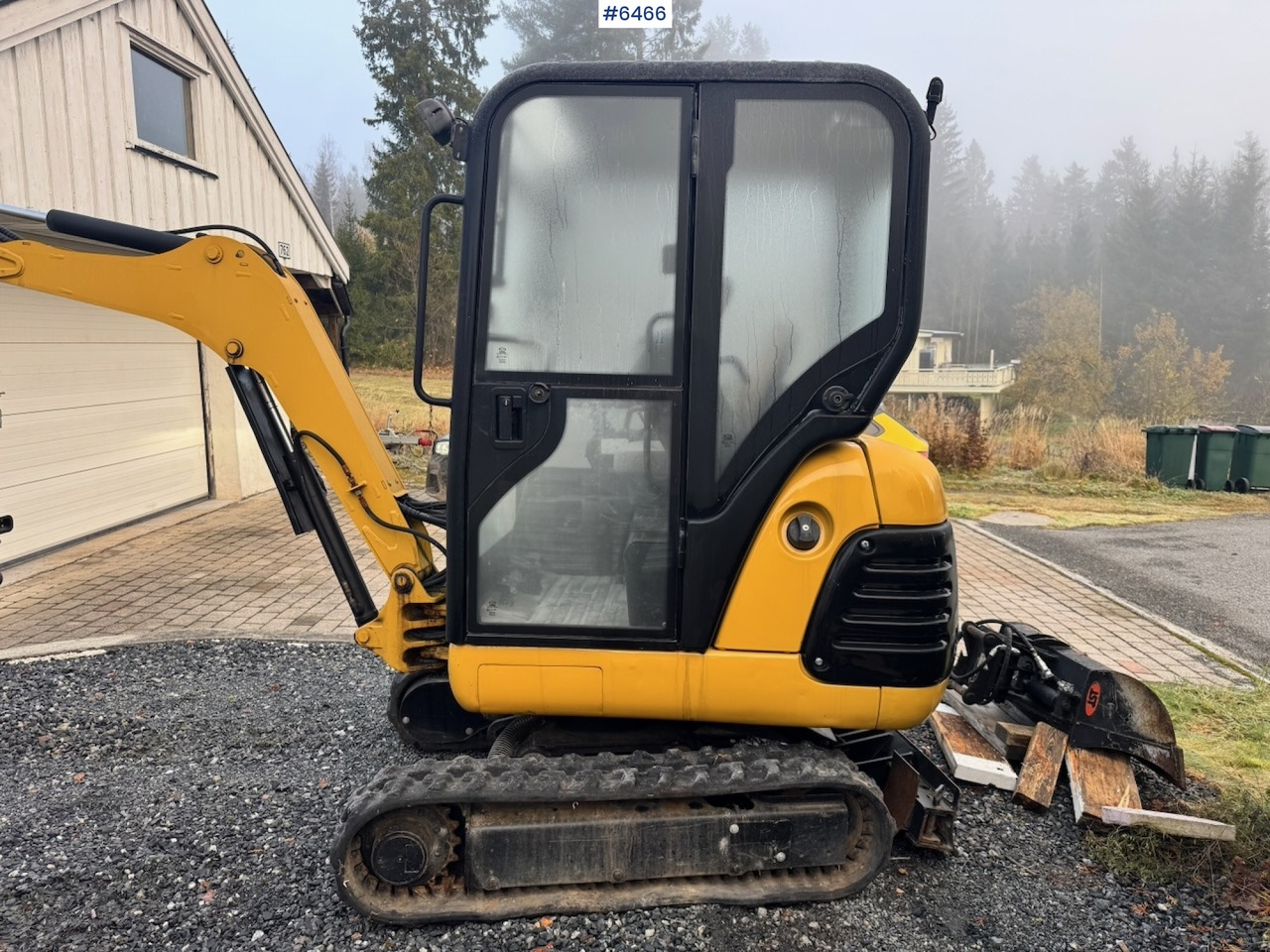 Leasing of Approx. 2004 CAT 301.8 Mini excavator w/ 4 buckets and grapple. Approx. 2004 CAT 301.8 Mini excavator w/ 4 buckets and grapple.: picture 9 Leasing of Approx. 2004 CAT 301.8 Mini excavator w/ 4 buckets and grapple. Approx. 2004 CAT 301.8 Mini excavator w/ 4 buckets and grapple.: picture 9