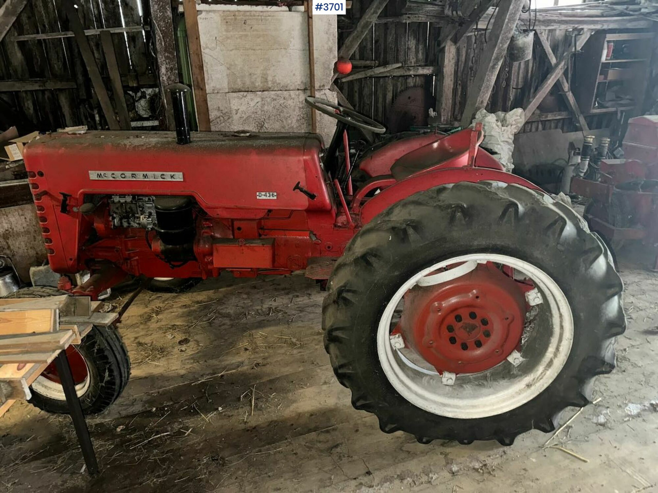 Ca.1960 McCormick D-436 - Farm tractor: picture 2 Ca.1960 McCormick D-436 - Farm tractor: picture 2
