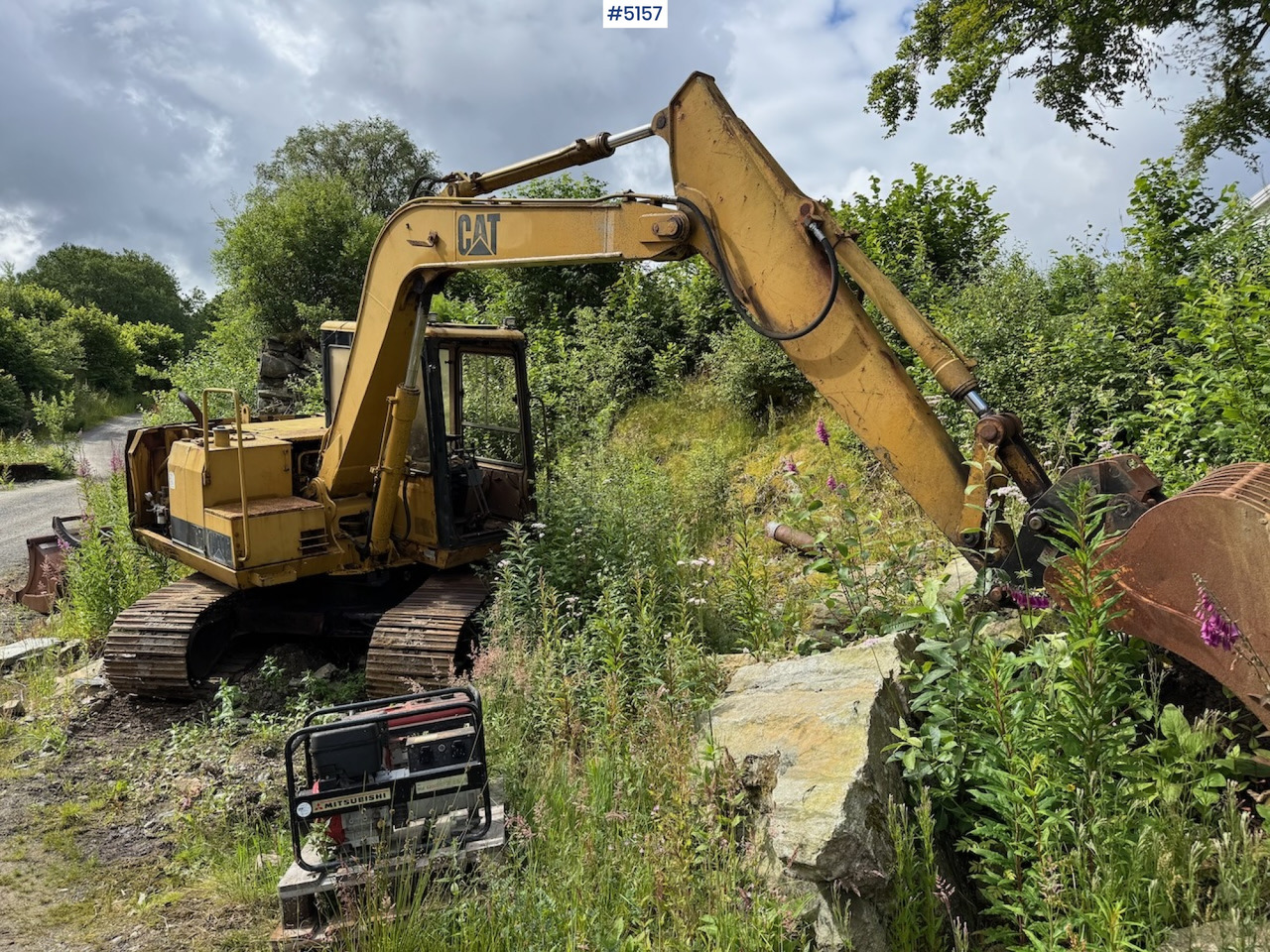 Cat E70B. Watch video - Excavator: picture 3 Cat E70B. Watch video - Excavator: picture 3
