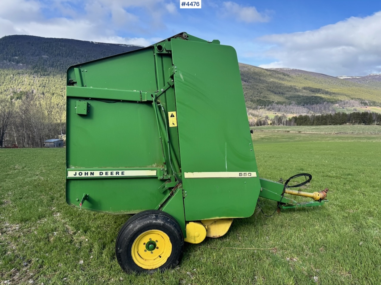 Circa 1990 John Deere 550 Round Baler - Hay and forage equipment: picture 2 Circa 1990 John Deere 550 Round Baler - Hay and forage equipment: picture 2