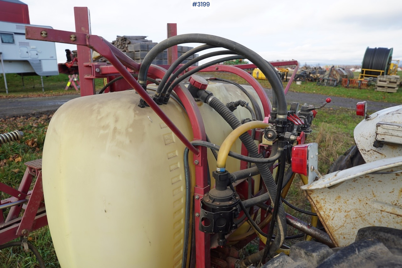 Hardi LXY 800 12M boom - Sprayer: picture 5 Hardi LXY 800 12M boom - Sprayer: picture 5