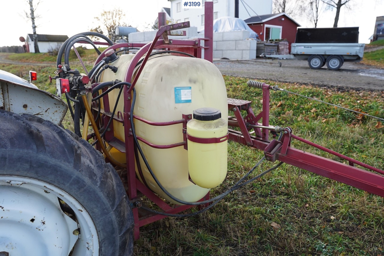 Hardi LXY 800 12M boom - Sprayer: picture 4 Hardi LXY 800 12M boom - Sprayer: picture 4