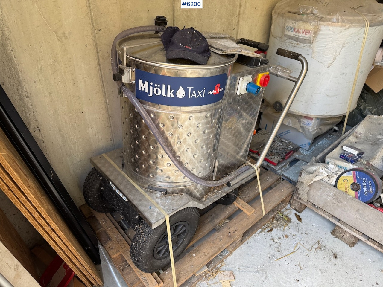 Holm & Laue Milk Taxi, Like new! - Livestock equipment: picture 2 Holm & Laue Milk Taxi, Like new! - Livestock equipment: picture 2