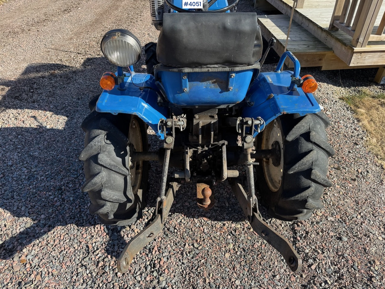 Iseki 2140 w/bucket, tiller and wood splitter. Low hours! - Farm tractor: picture 4 Iseki 2140 w/bucket, tiller and wood splitter. Low hours! - Farm tractor: picture 4