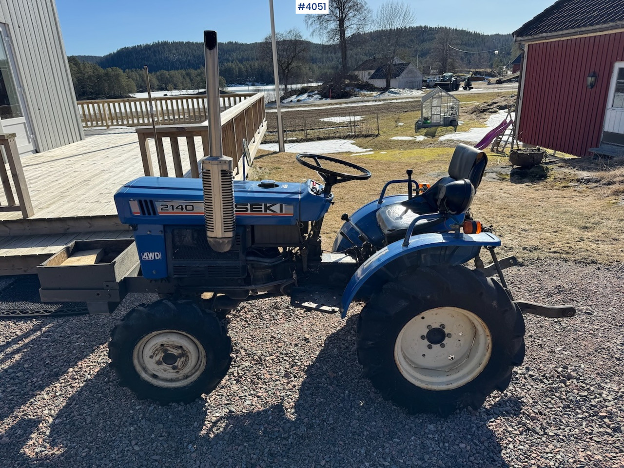 Iseki 2140 w/bucket, tiller and wood splitter. Low hours! - Farm tractor: picture 1 Iseki 2140 w/bucket, tiller and wood splitter. Low hours! - Farm tractor: picture 1