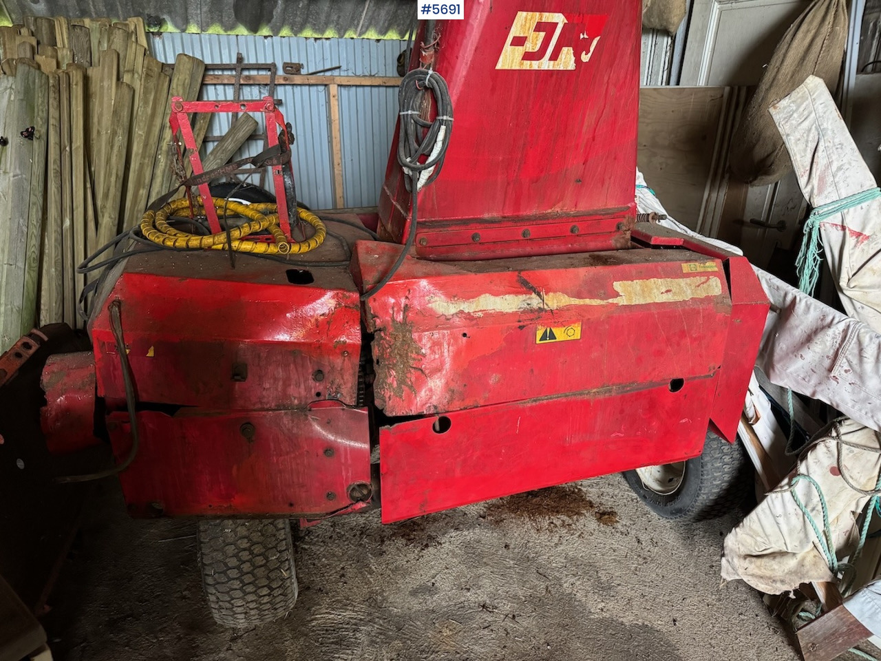 Hay and forage equipment JF FC 850 Fine shredder + a dividing machine.: picture 7