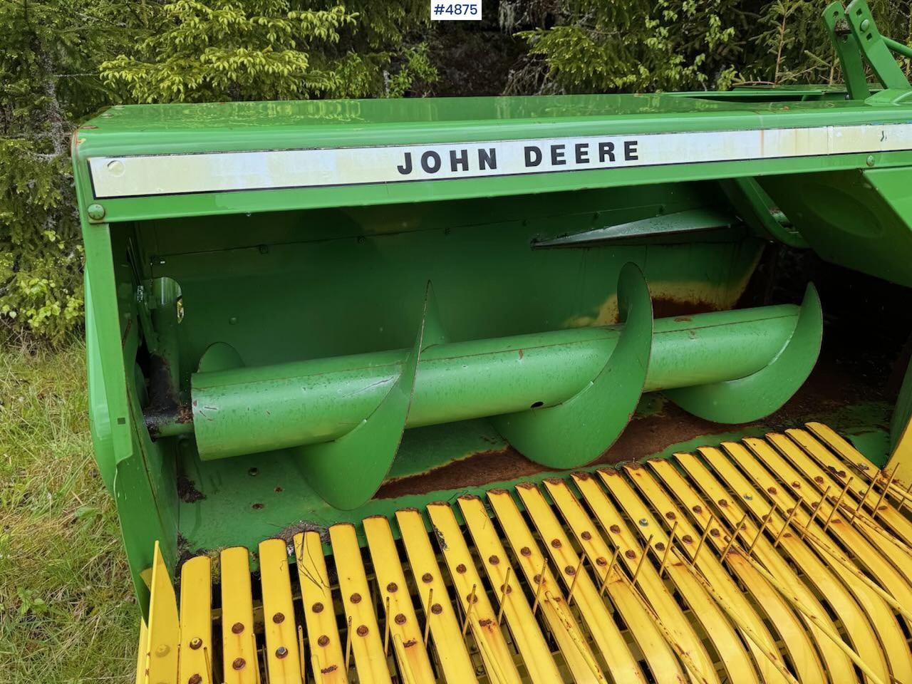 John Deere 332A square baler - Hay and forage equipment: picture 3 John Deere 332A square baler - Hay and forage equipment: picture 3